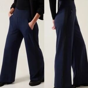 Athleta Venice Colorblock Wide Leg Pants Size Medium Navy and Black